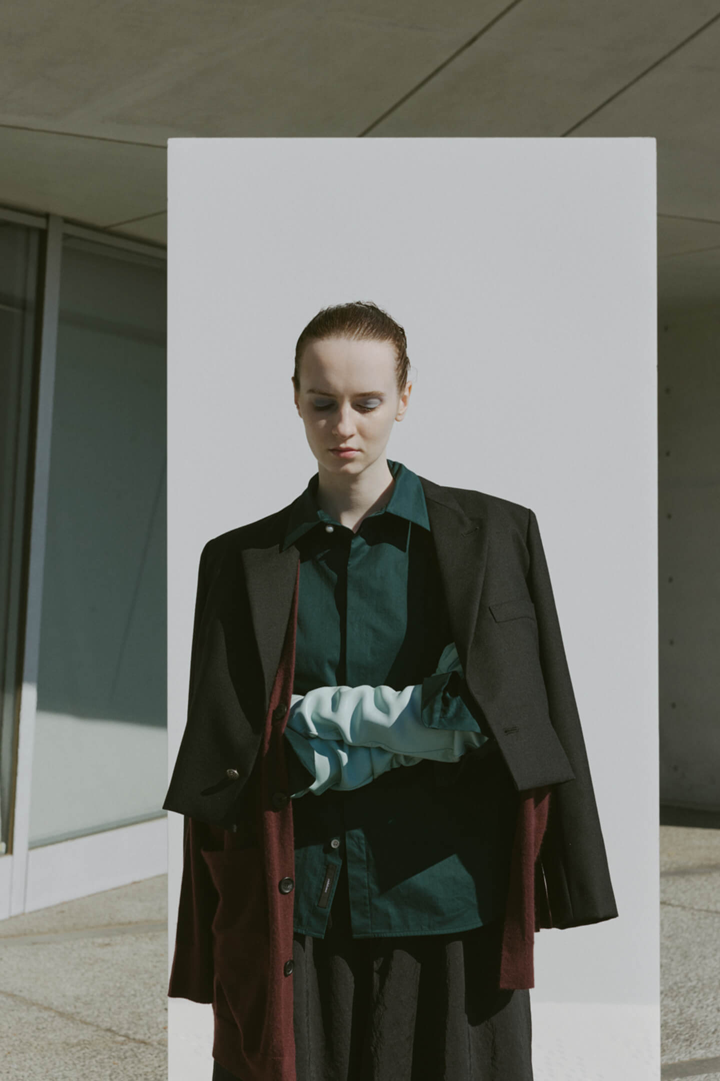 LOOK 01
