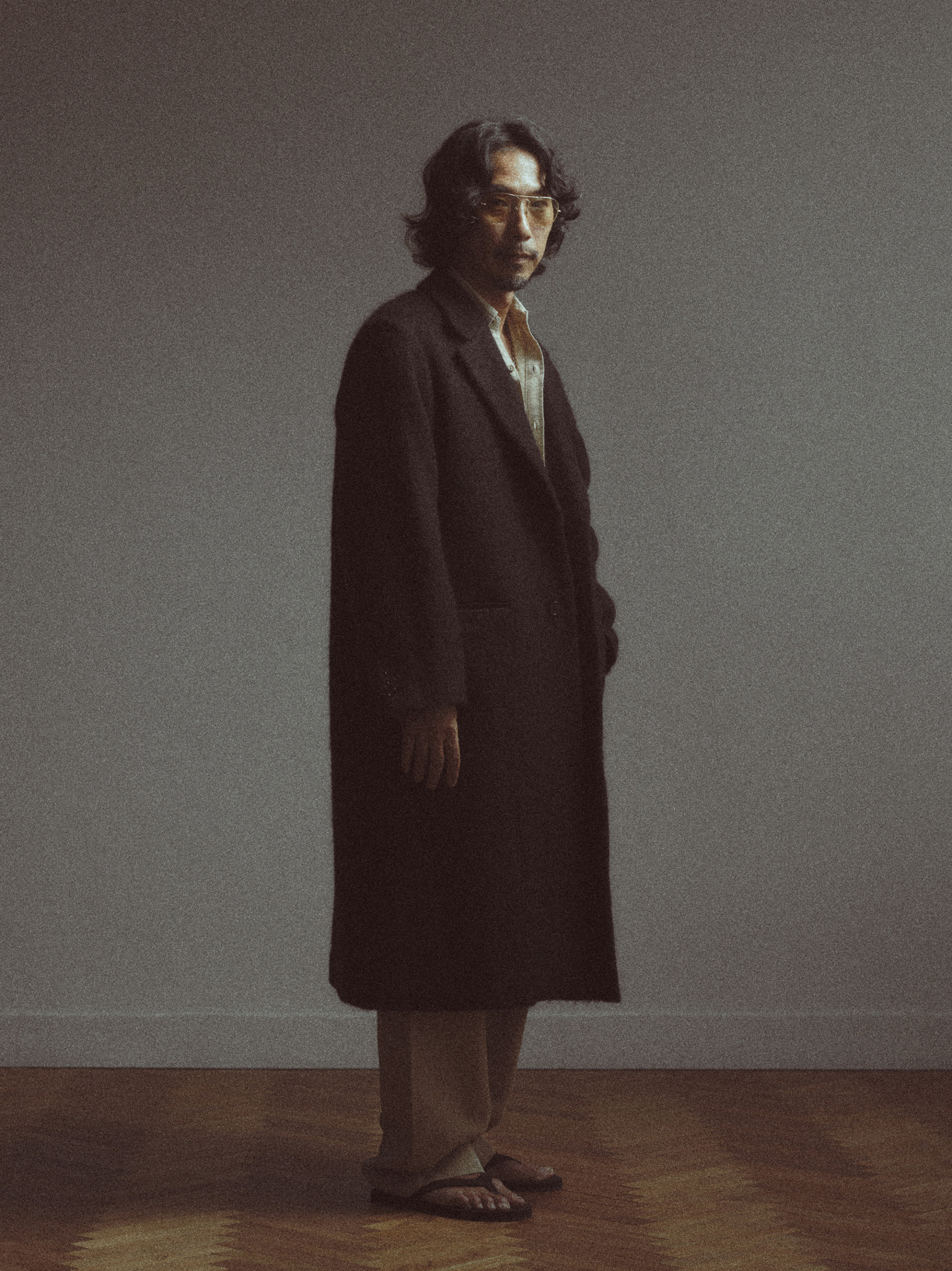 LOOK 02