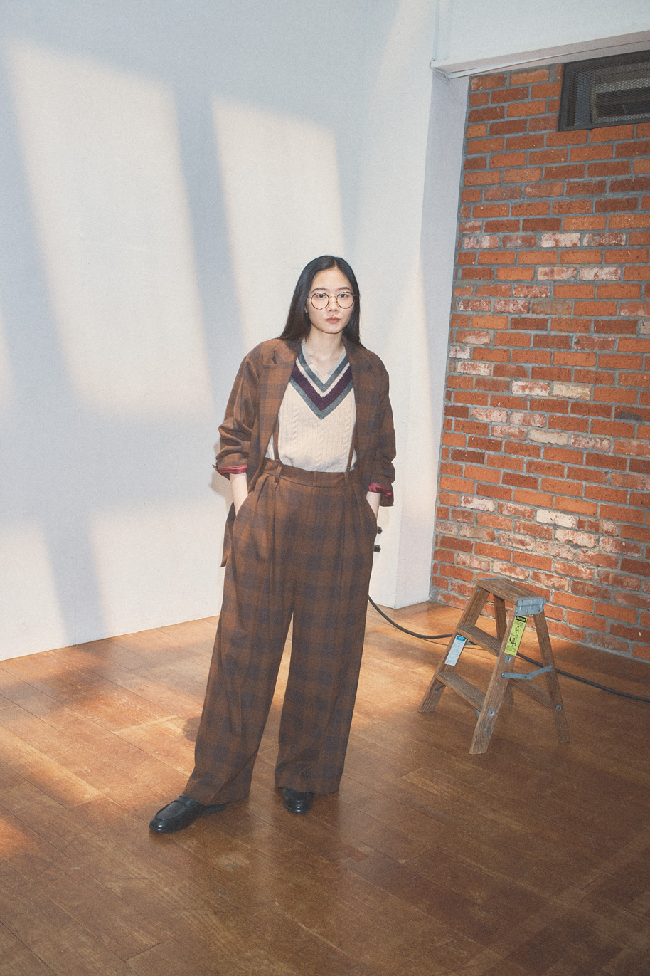 《石上美津江さんコラボ》ウールチェックタックパンツ着用画像