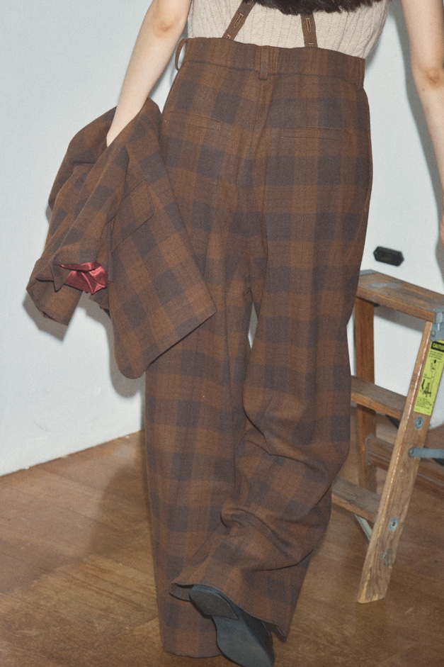 《石上美津江さんコラボ》ウールチェックタックパンツ着用画像
