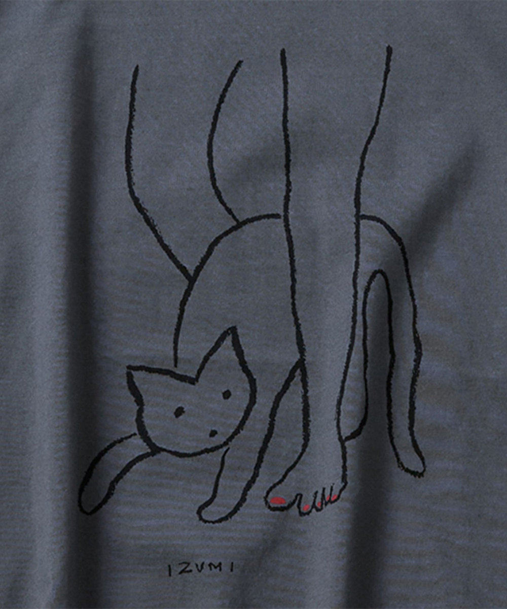 LOISIR 【アーティストコラボ】LOISIR×塩川いづみ イラストプリントTシャツ チャコールグレー