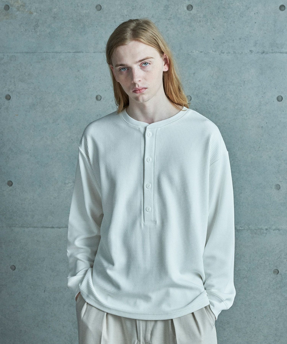 MEN'S BIGI テックサーマル ヘンリーネックシャツ＜吸水速乾・ストレッチ・軽量・通気性・保温性＞ ホワイト