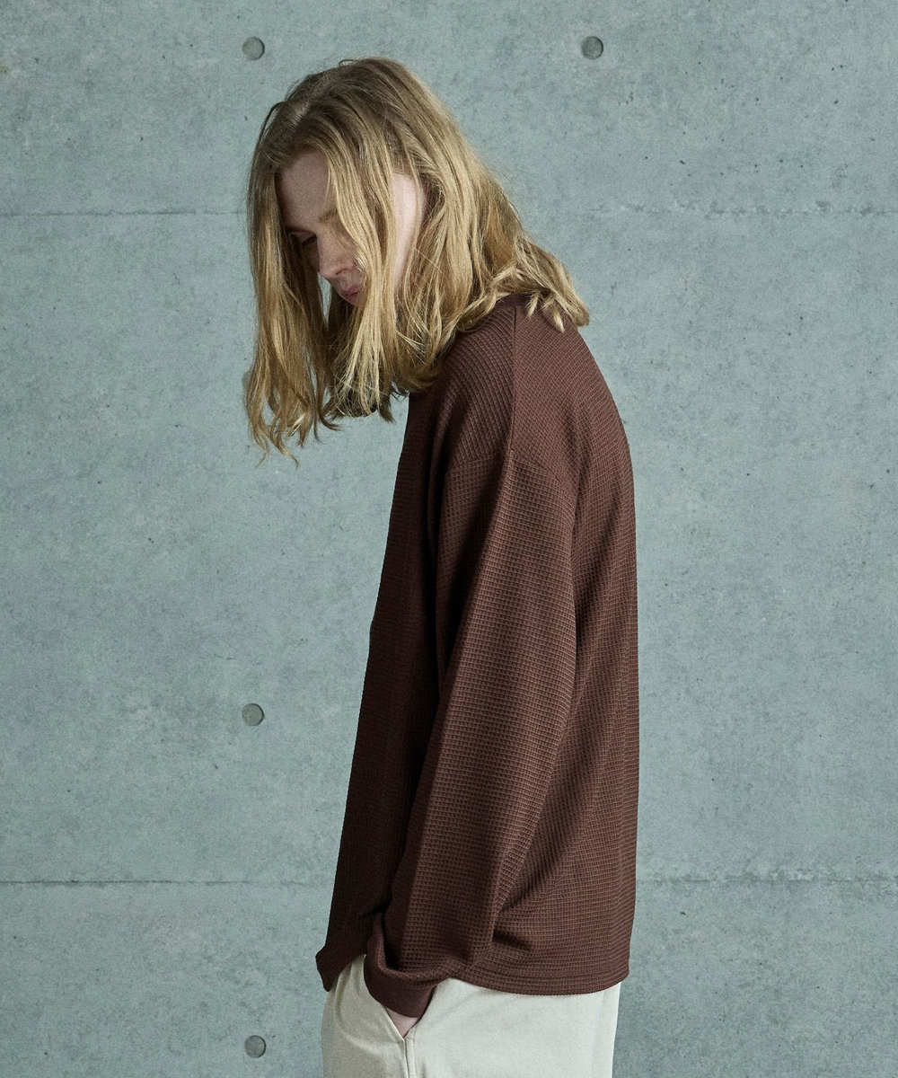 MEN'S BIGI テックサーマル ヘンリーネックシャツ＜吸水速乾・ストレッチ・軽量・通気性・保温性＞ ブラウン