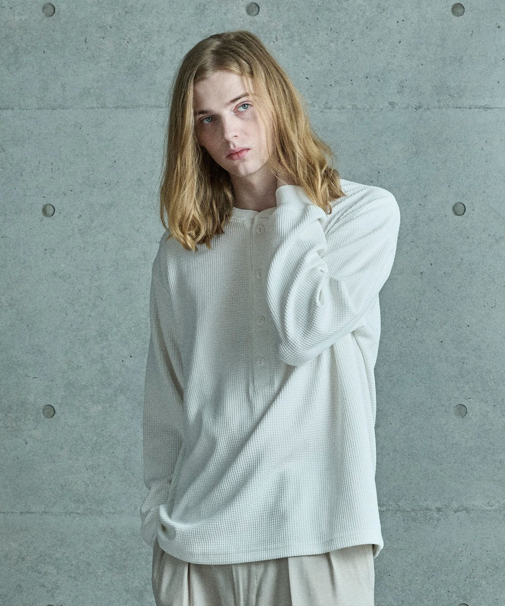 MEN'S BIGI テックサーマル ヘンリーネックシャツ＜吸水速乾・ストレッチ・軽量・通気性・保温性＞ ホワイト