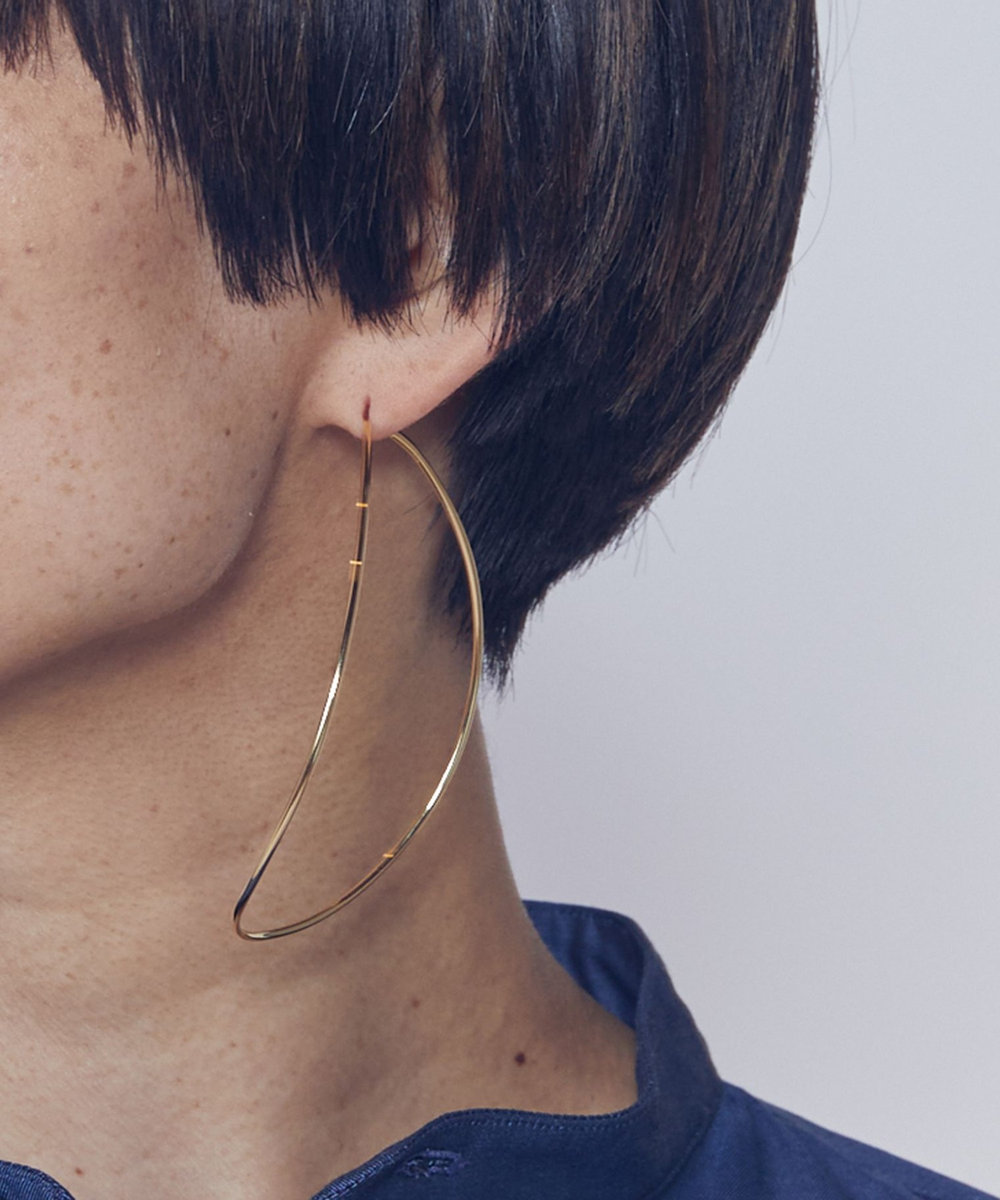1er Arrondissement ＜BAR JEWERY（バー ジュエリー）＞"SIL HOUETTE"ピアス（両耳） ゴールド