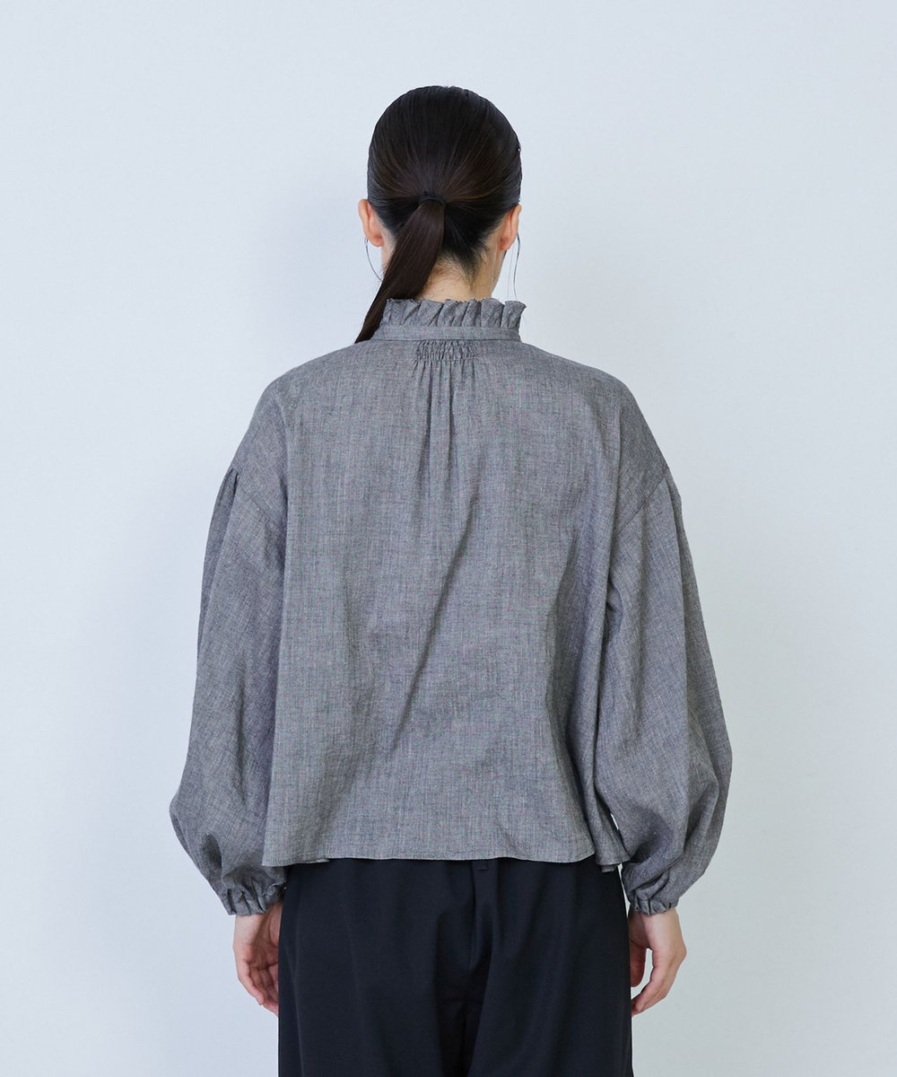 LOISIR リネンコットンヤクローンフリルカラーブラウス グレー