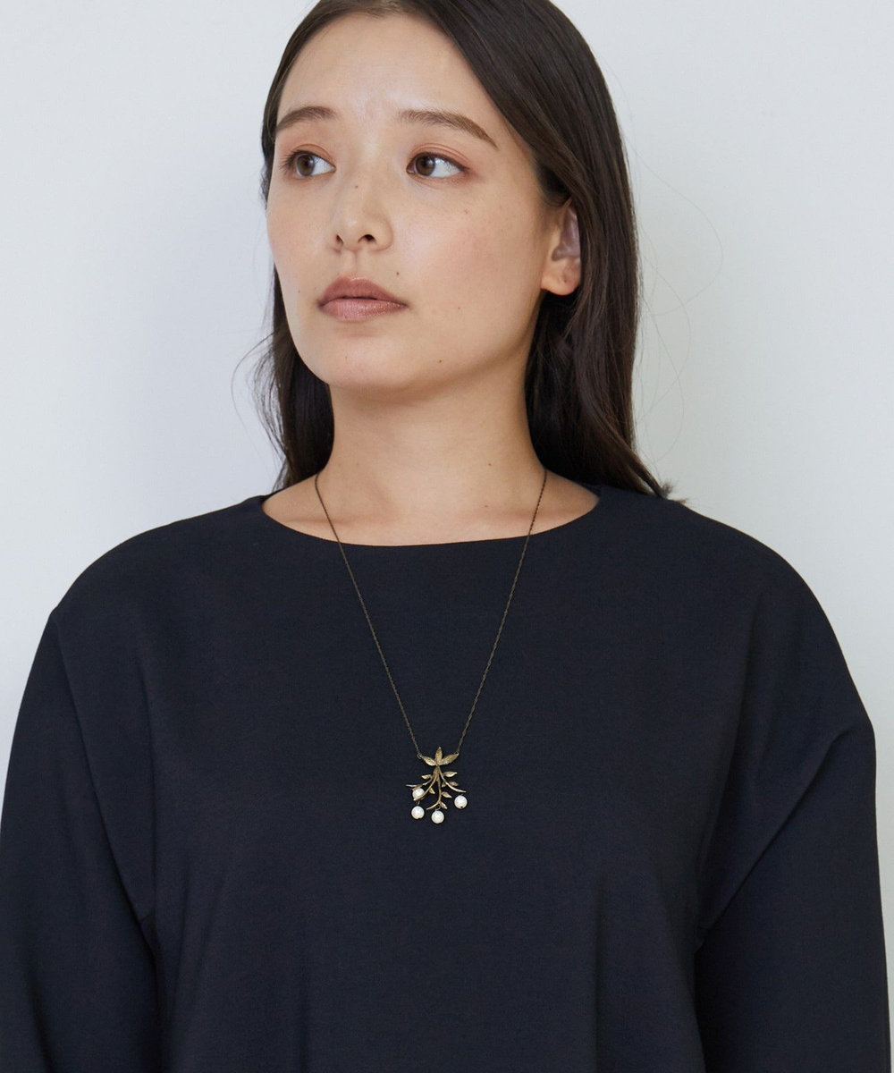 ADIEU TRISTESSE スプレーフラワーネックレス オフホワイト