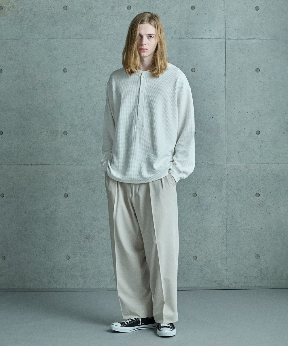 MEN'S BIGI テックサーマル ヘンリーネックシャツ＜吸水速乾・ストレッチ・軽量・通気性・保温性＞ ホワイト