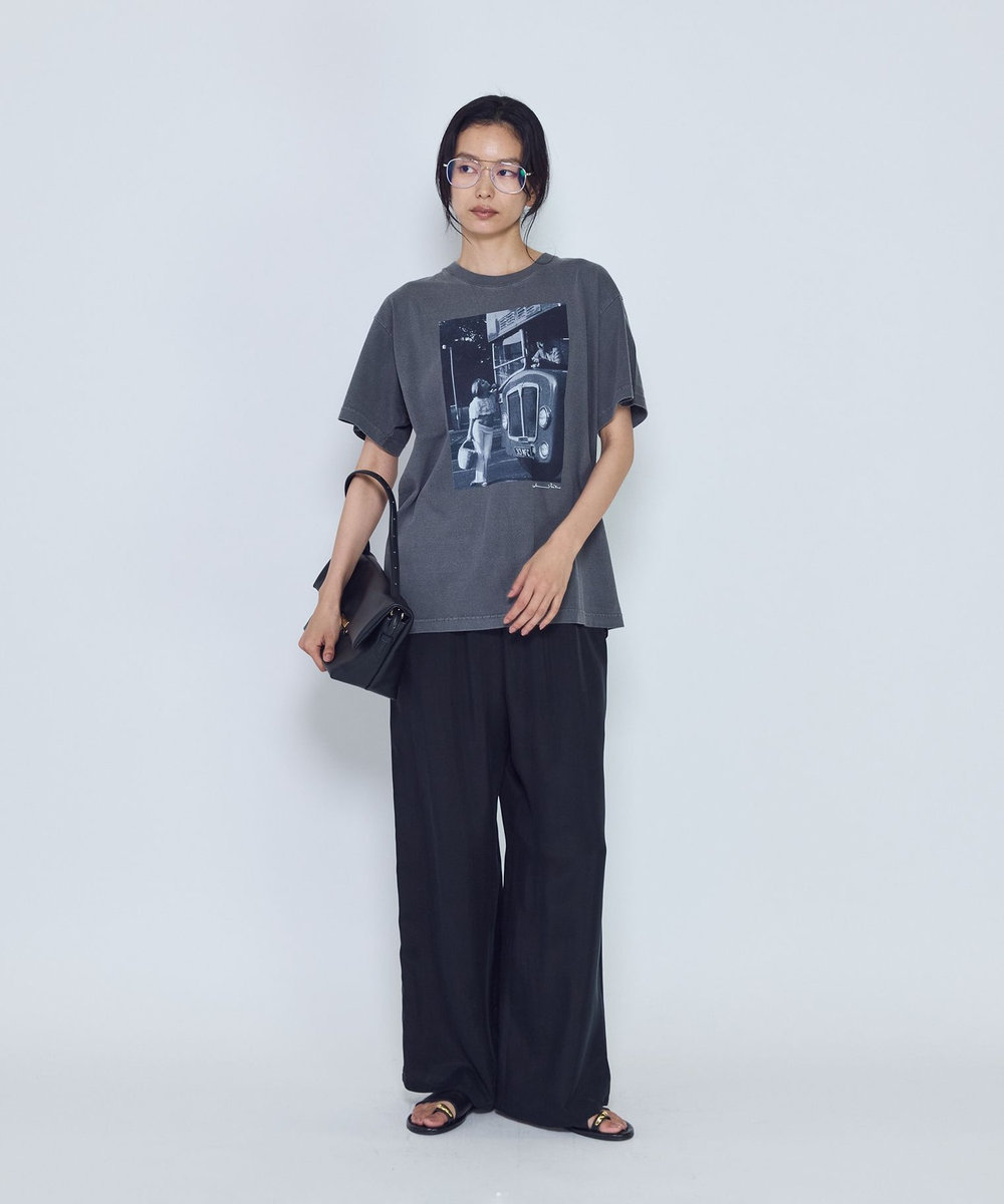 1er Arrondissement ＜COUTURE D'ADAM（クチュール ド アダム）＞“Jane&Serge with Double Decker"T-シャツ（Monochrome・Black） ブラック