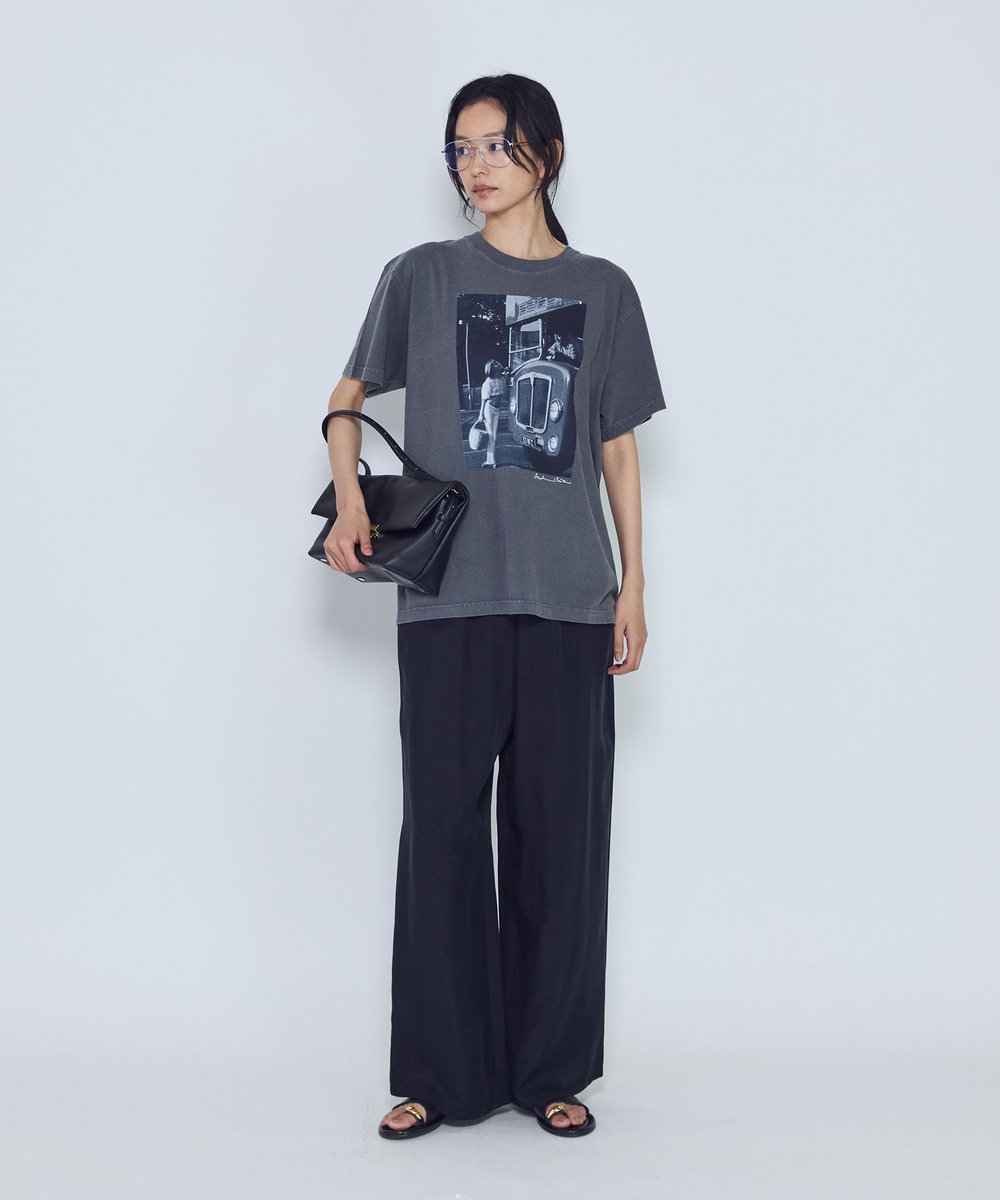 1er Arrondissement ＜COUTURE D'ADAM（クチュール ド アダム）＞“Jane&Serge with Double Decker"T-シャツ（Monochrome・Black） ブラック
