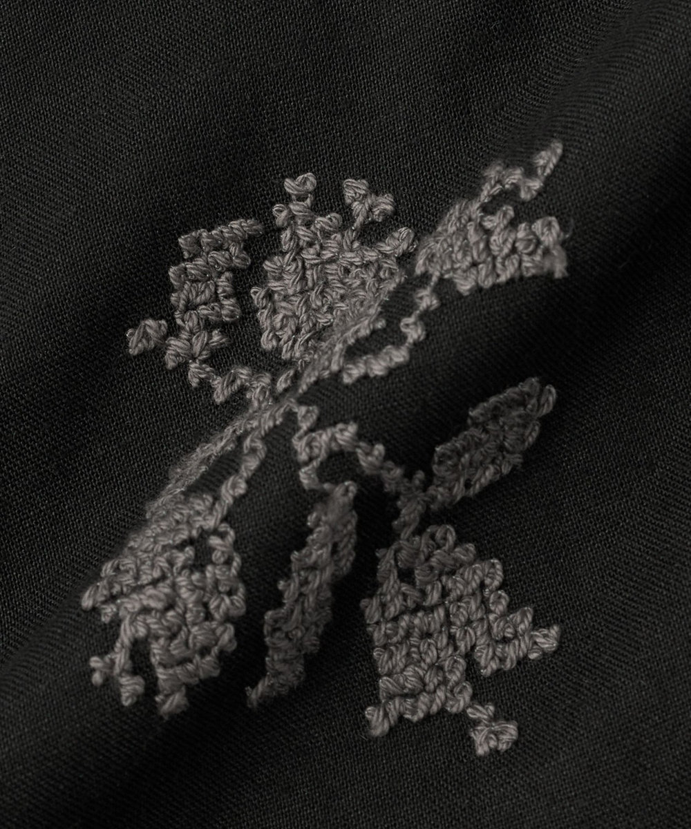 LOISIR オリジナル柄刺繍ワンピース ブラック系その他