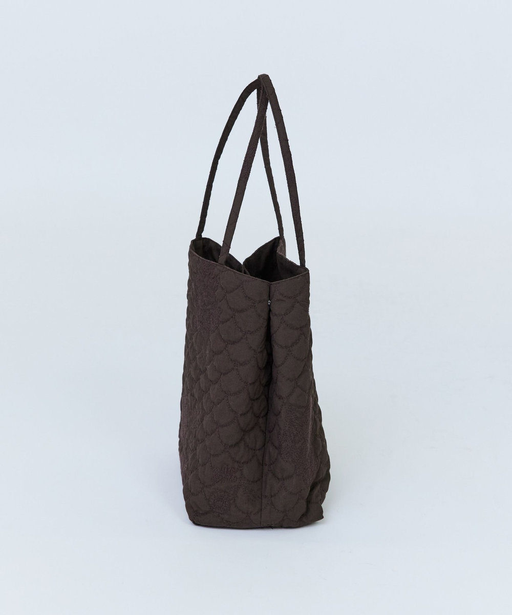 LOISIR コットンリネンキルティング風刺繍バッグ ブラウン