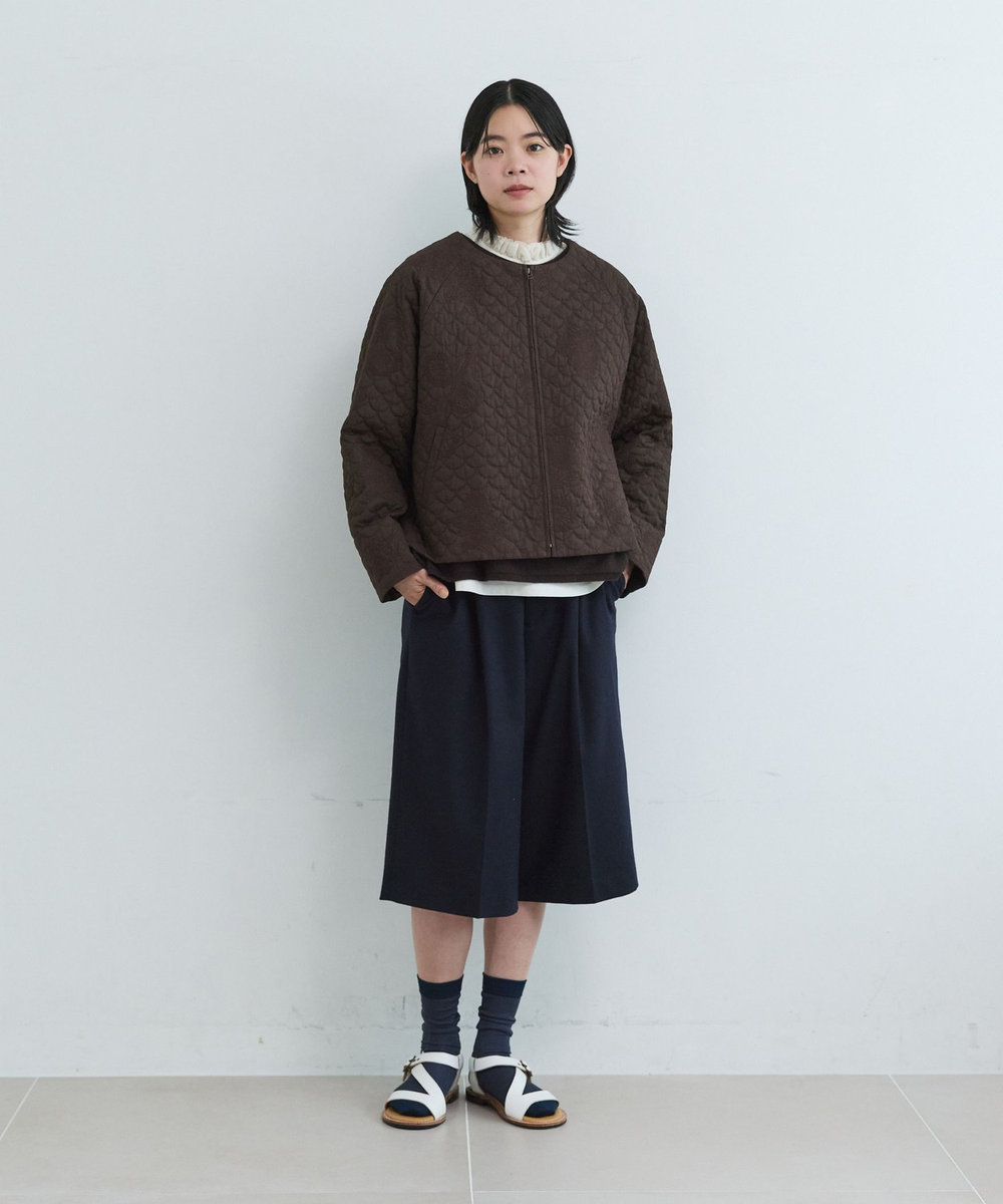 LOISIR コットンリネンキルティング風刺繍ノーカラージャケット ブラウン