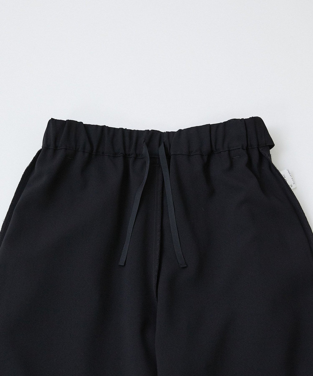 LOISIR エコダブルクロスクロップドパンツ ブラック