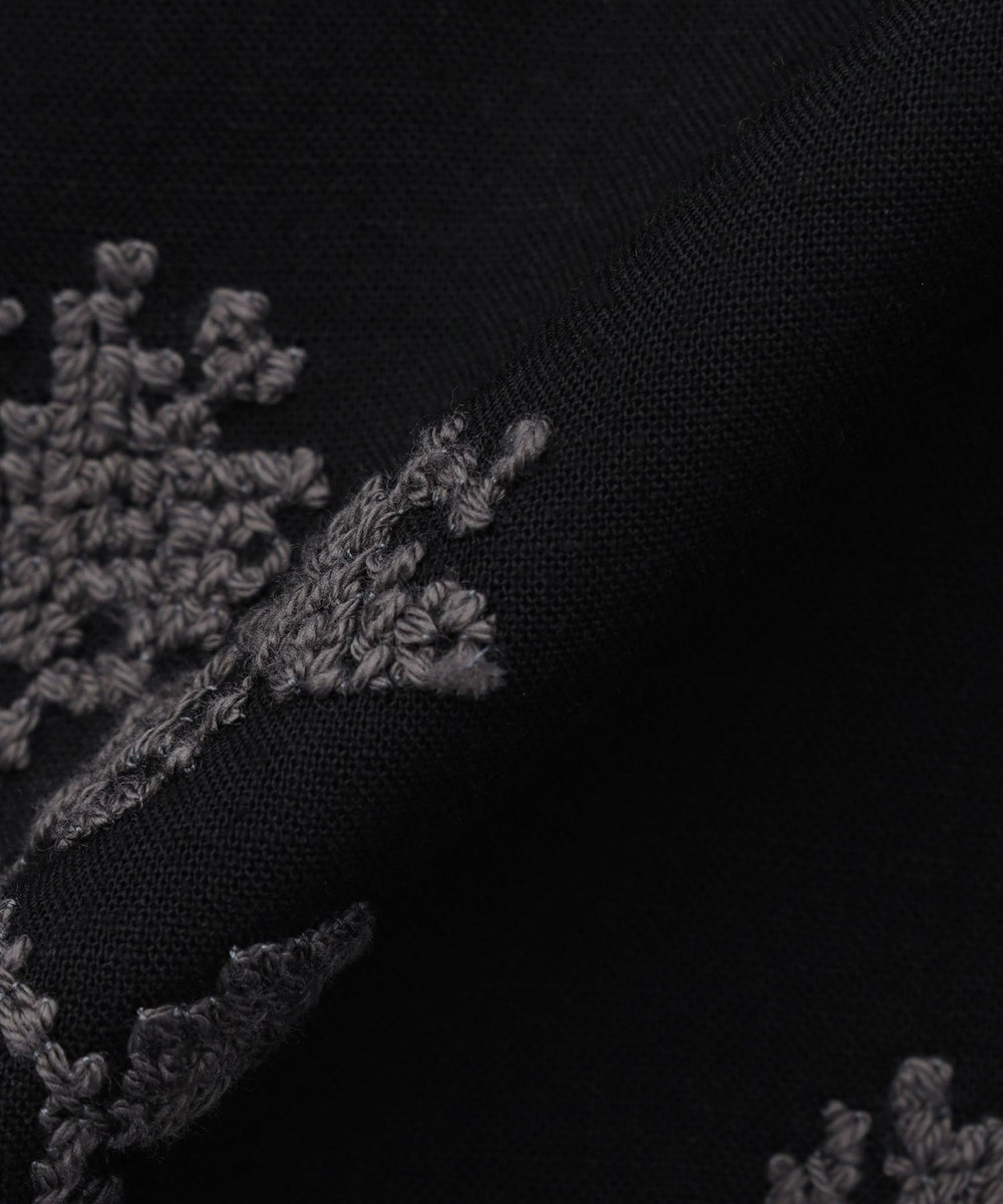 LOISIR オリジナル柄刺繍ボクシーブラウス ブラック系その他