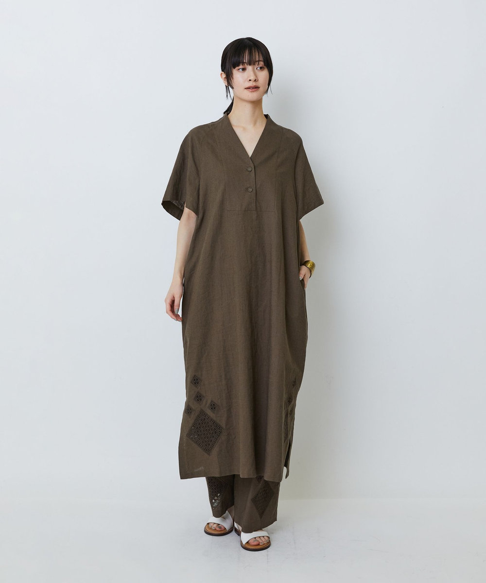 LOISIR コットンリネンクロス刺繍入りワンピース カーキ