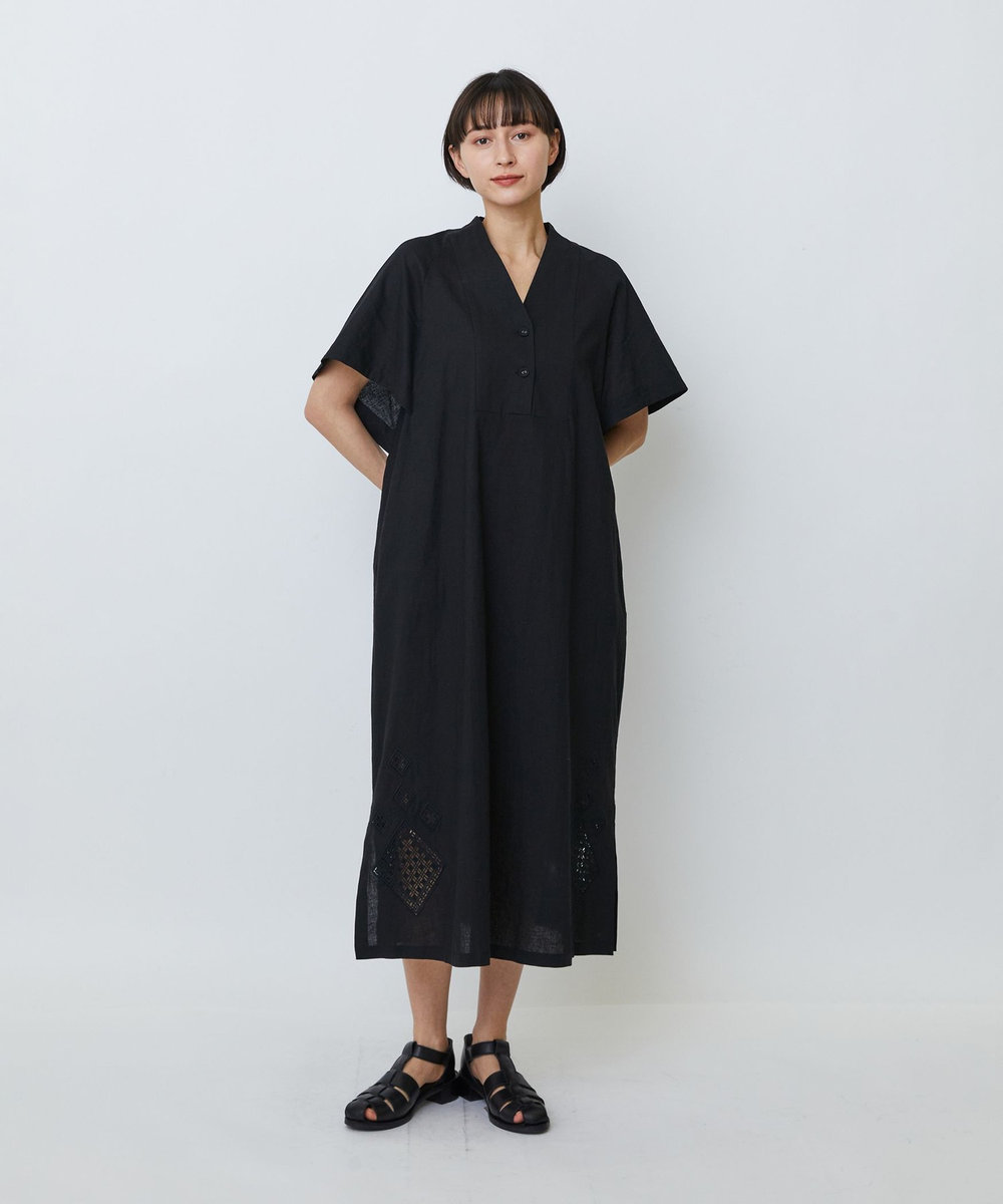 LOISIR コットンリネンクロス刺繍入りワンピース ブラック