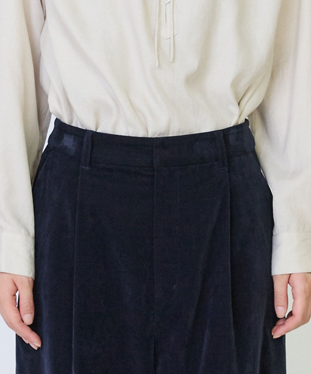 LOISIR シャンブレーベルベットセミワイドパンツ ネイビー