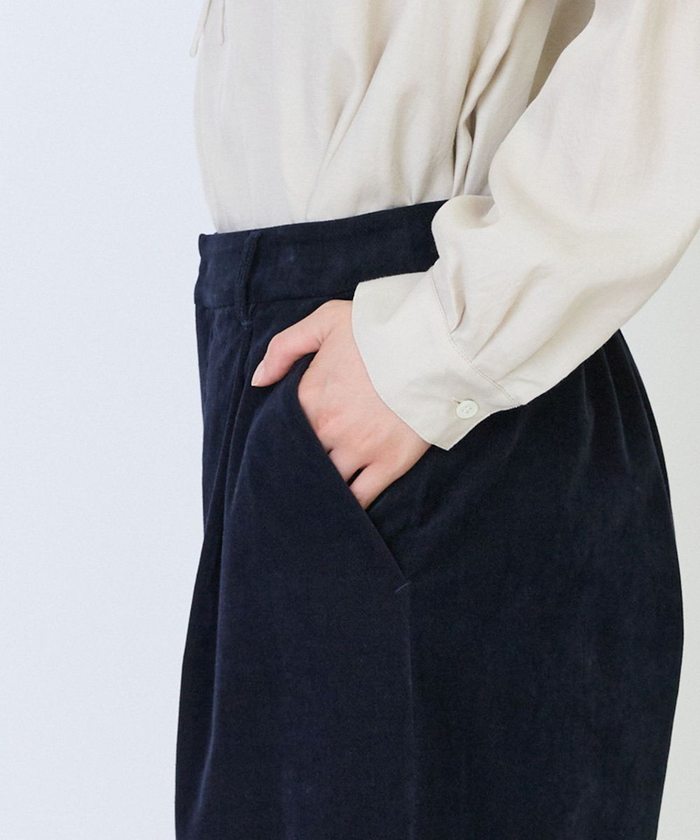 LOISIR シャンブレーベルベットセミワイドパンツ ネイビー