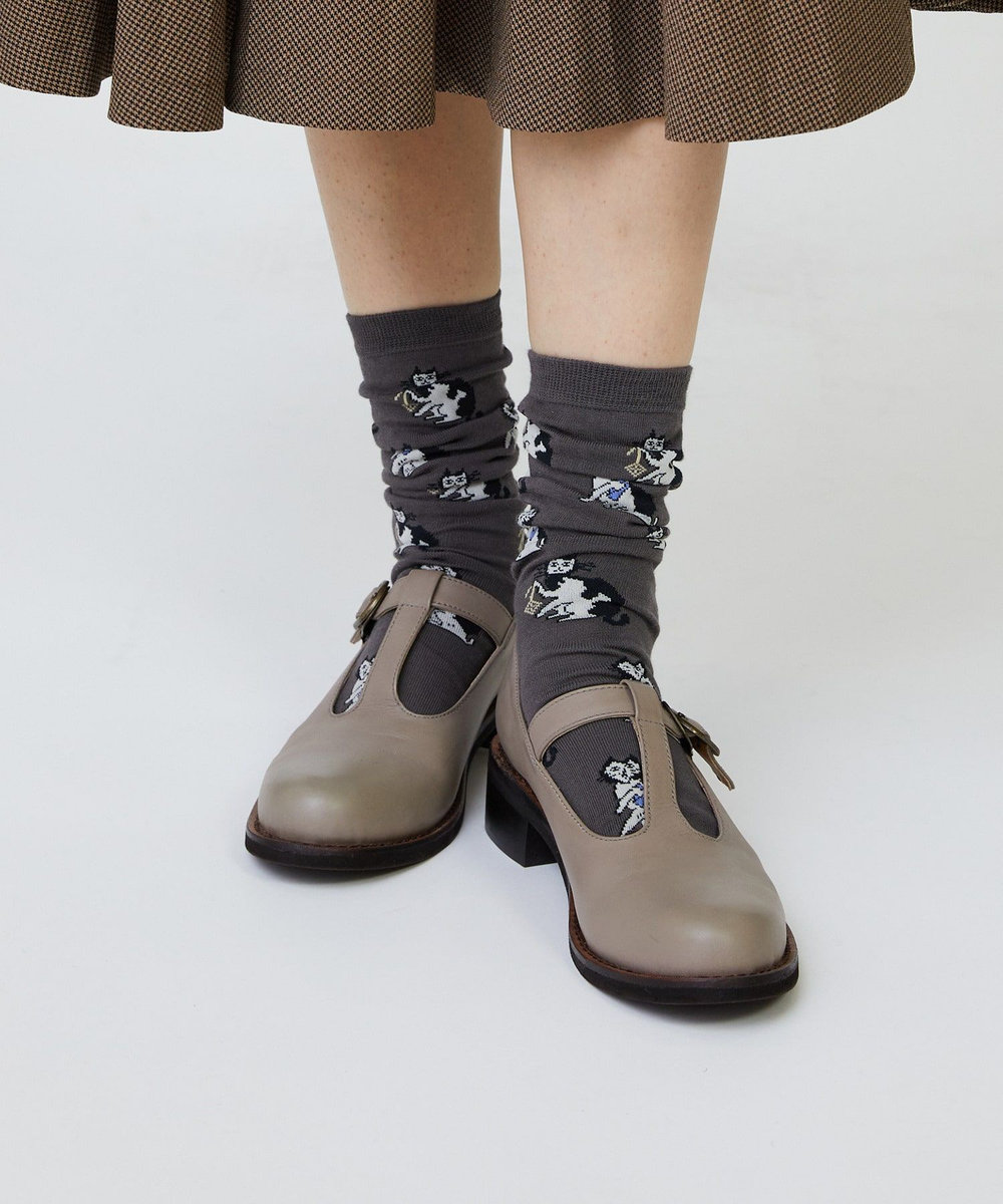LOISIR 【アーティストコラボ】LOISIR×TORANEKOBONBON 総柄ネコソックス チャコールグレー