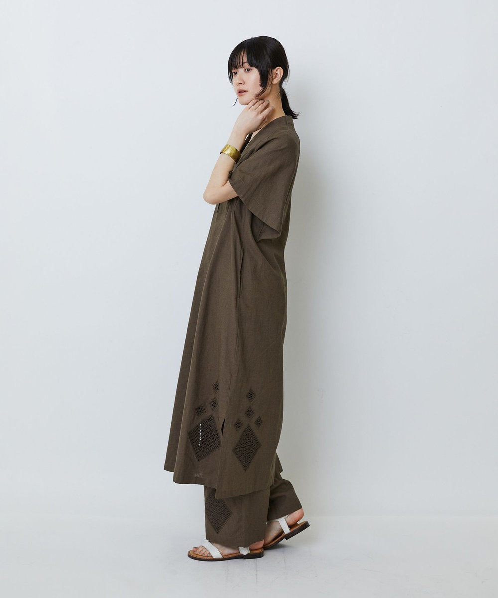 LOISIR コットンリネンクロス刺繍入りワンピース カーキ