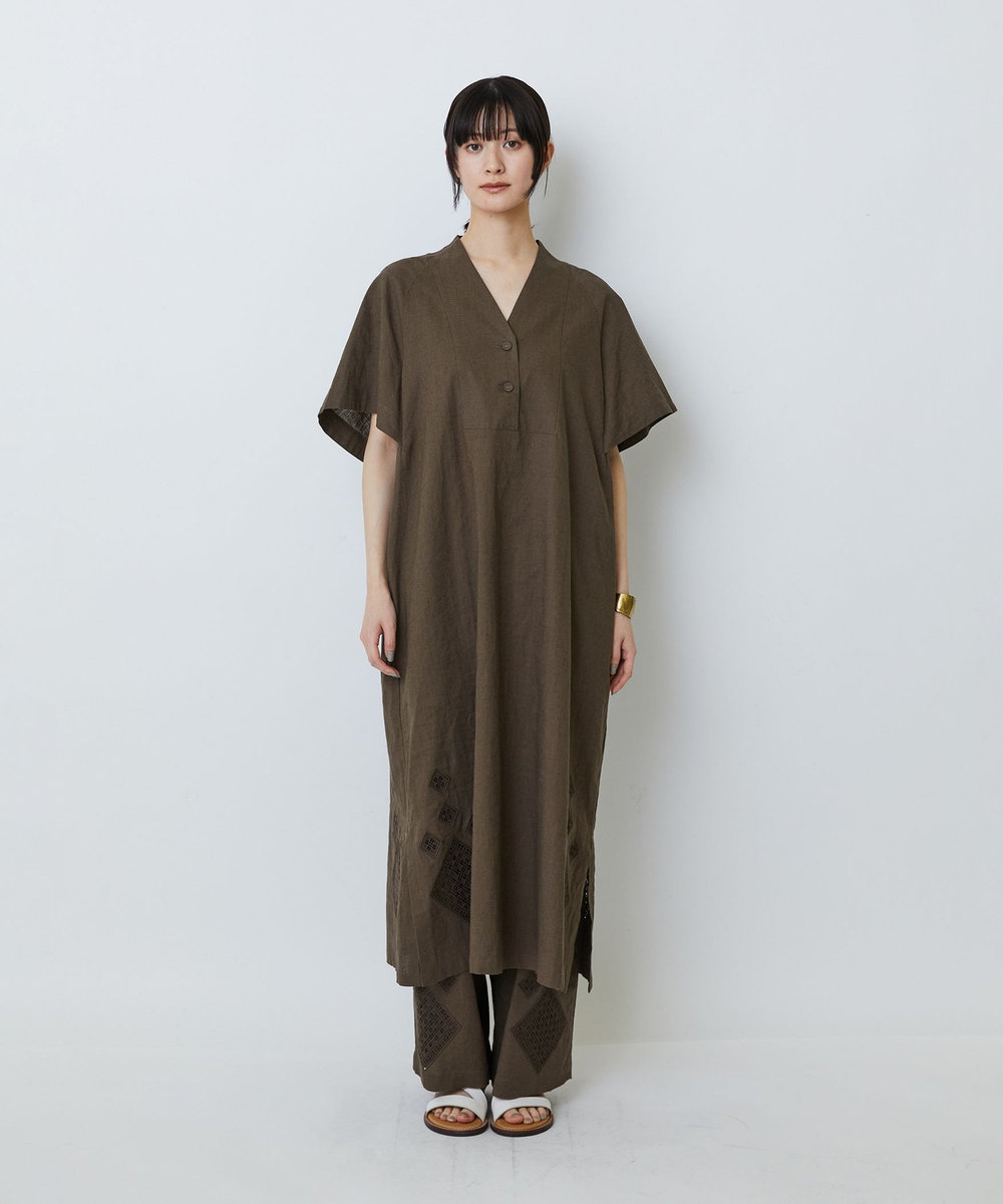 LOISIR コットンリネンクロス刺繍入りワンピース カーキ