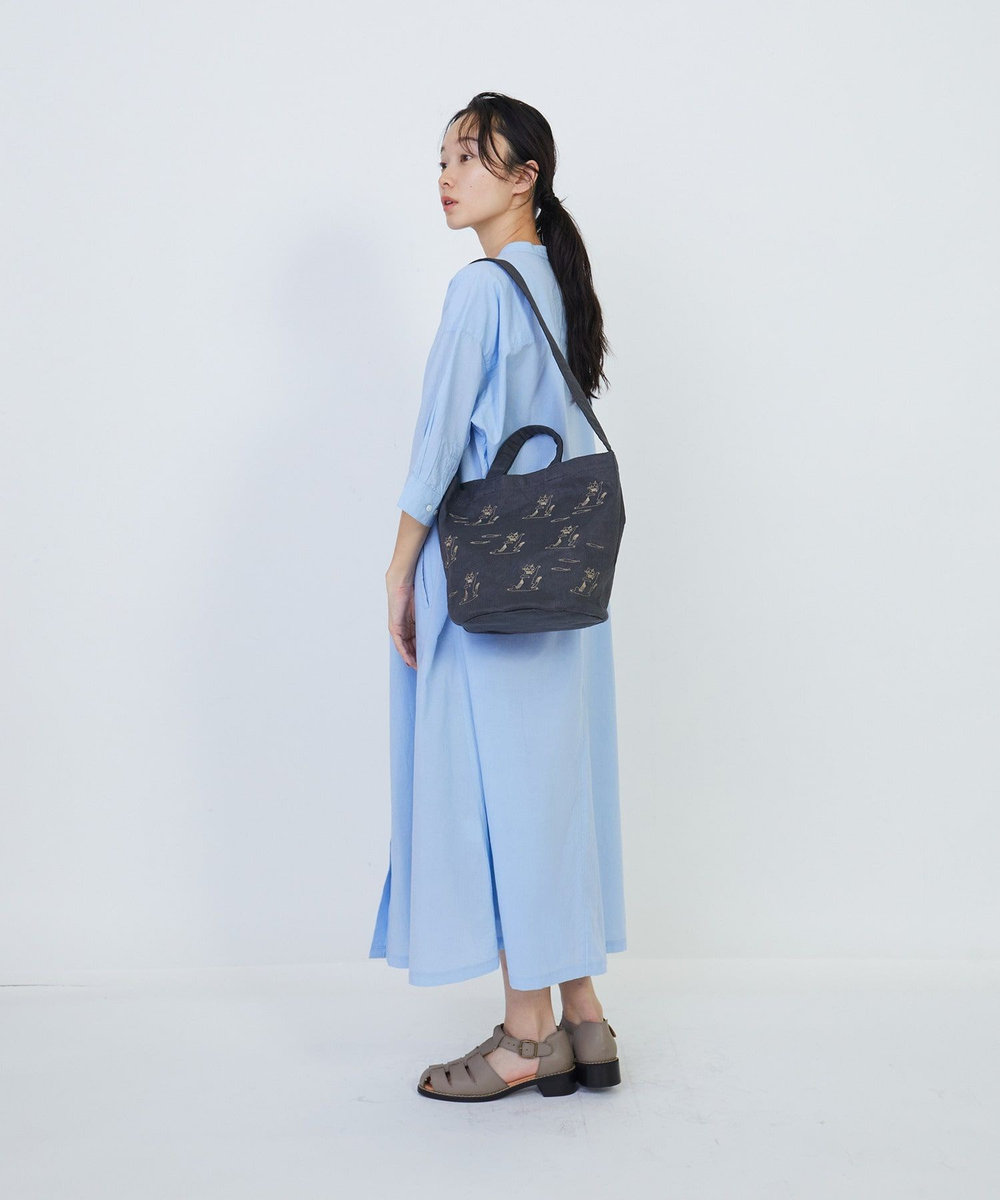LOISIR 【アーティストコラボ】LOISIR×TORANEKOBONBONCATエンブロイダリーseauバッグ チャコールグレー