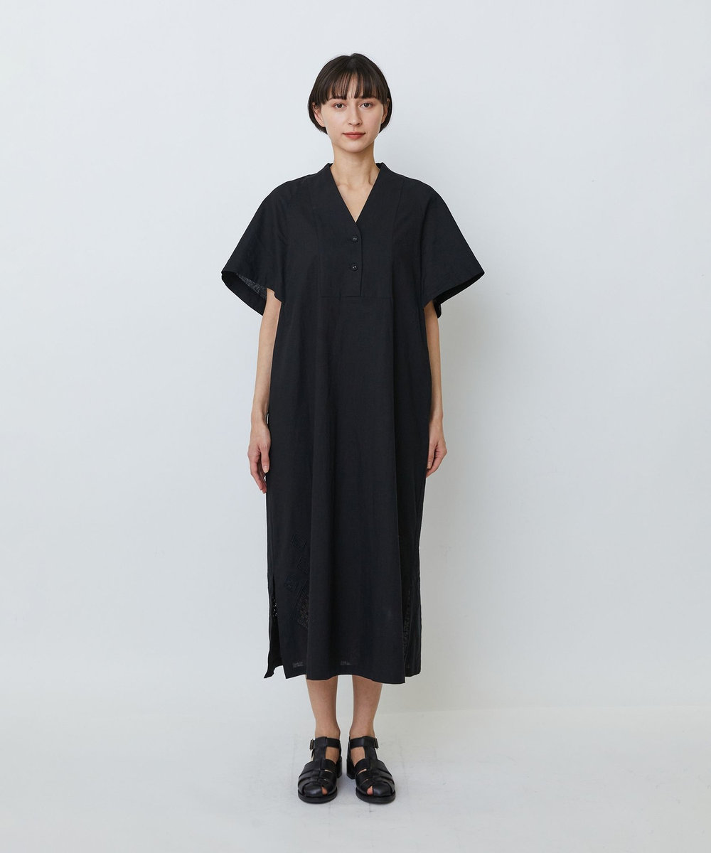 LOISIR コットンリネンクロス刺繍入りワンピース ブラック