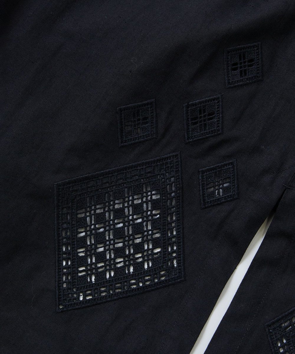 LOISIR コットンリネンクロス刺繍入りワンピース ブラック