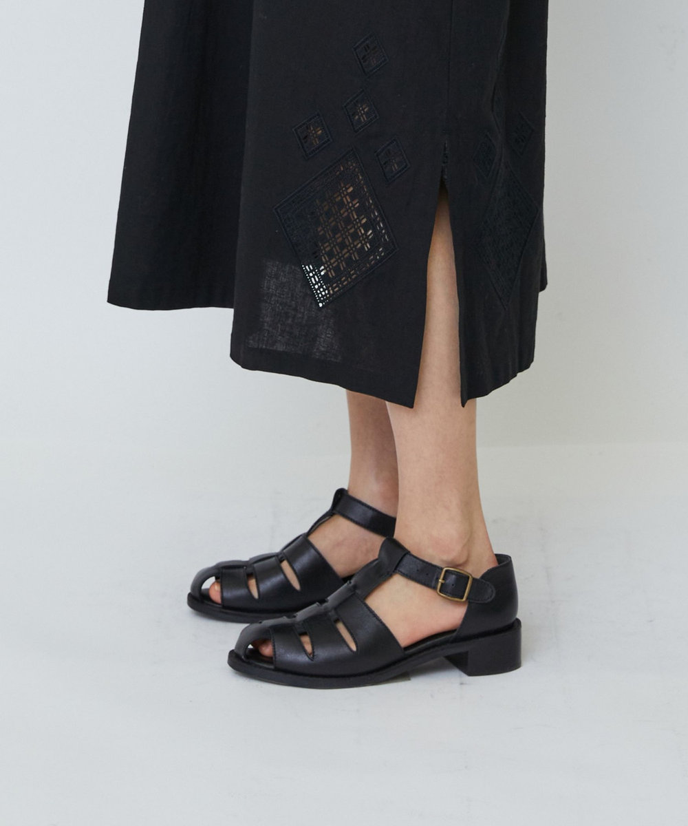 LOISIR コットンリネンクロス刺繍入りワンピース ブラック