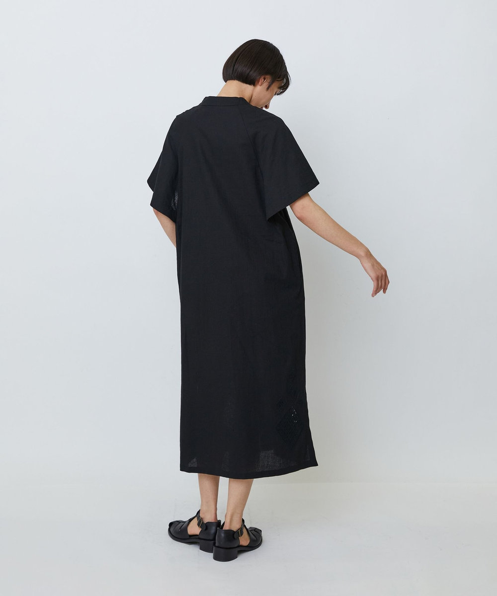LOISIR コットンリネンクロス刺繍入りワンピース ブラック