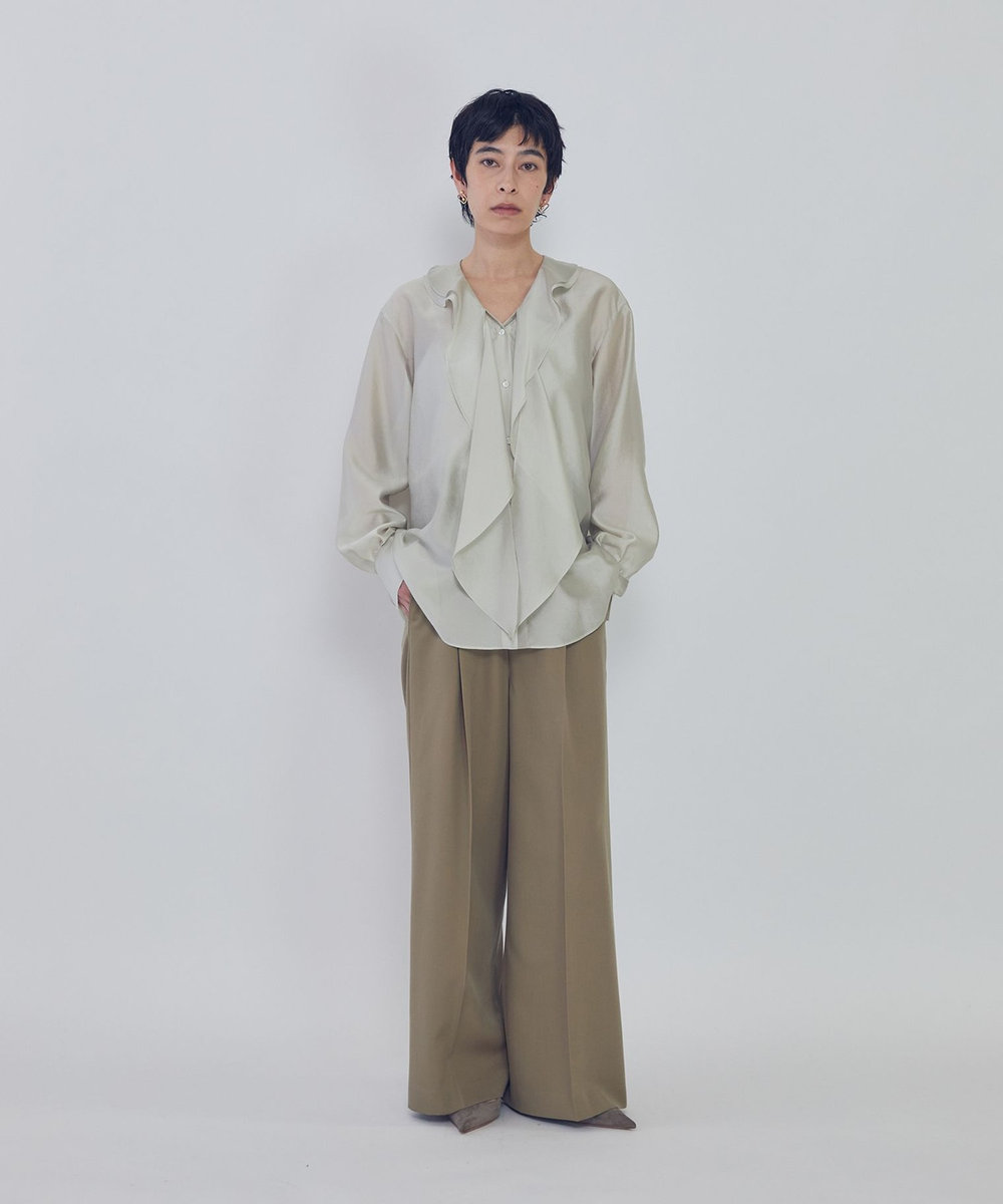 1er Arrondissement ラッフルＶネックブラウス ベージュ
