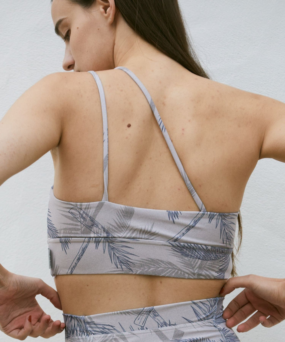 Julier palm treeアシンメトリーブラトップ/パット付き・UVカット・吸汗速乾・ホットヨガ対応・水着・水陸両用 ベージュ
