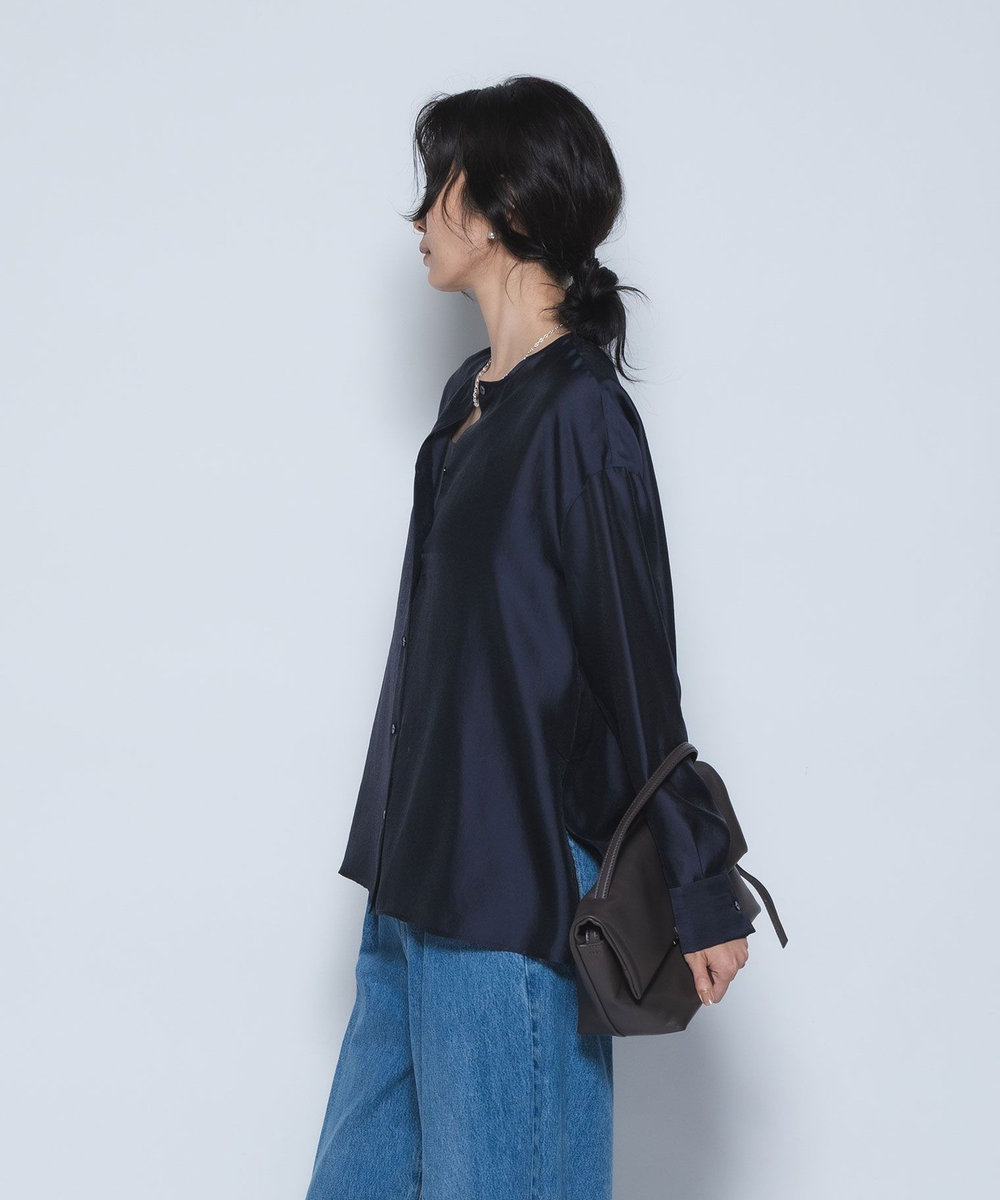 1er Arrondissement シルクライクノーカラーブラウス ネイビー