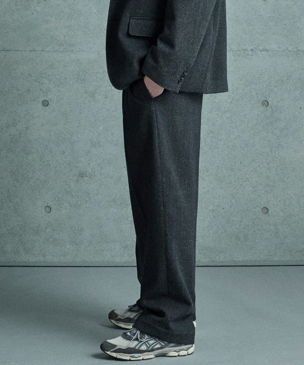 MEN'S BIGI ヘリンボーン柄ワイドタックパンツ チャコールグレー