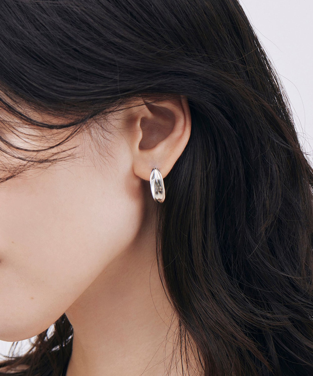unbilanc ＜JOAQUIN BERAO＞Earrings GAUDI SV 07 シルバー