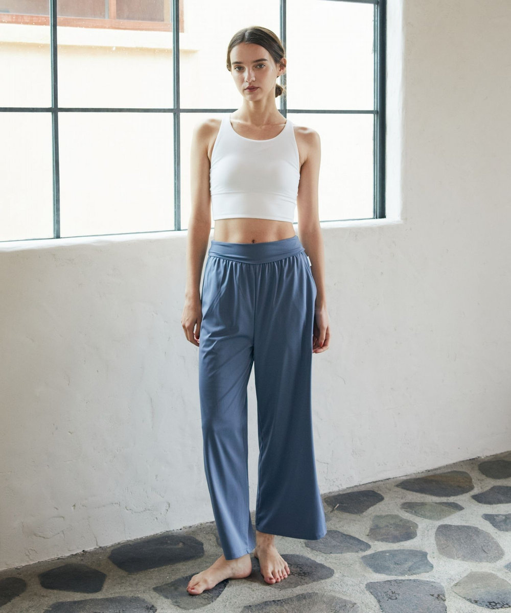 Julier 【定番】YOGA FITショートトップス/パット付き・UVカット・吸汗速乾・ホットヨガ対応・水着・水陸両用 ホワイト