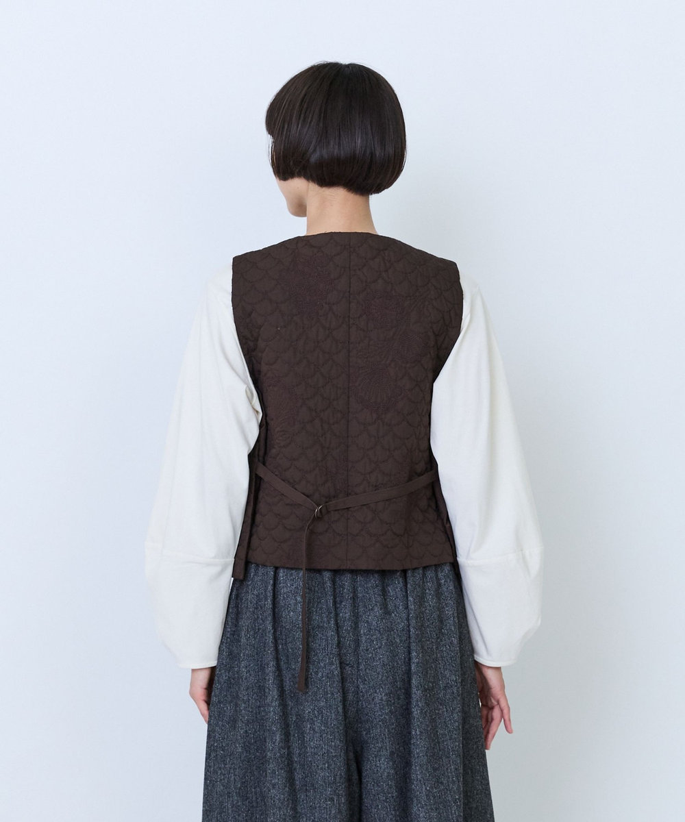 LOISIR コットンリネンキルティング風刺繍ベスト ブラウン