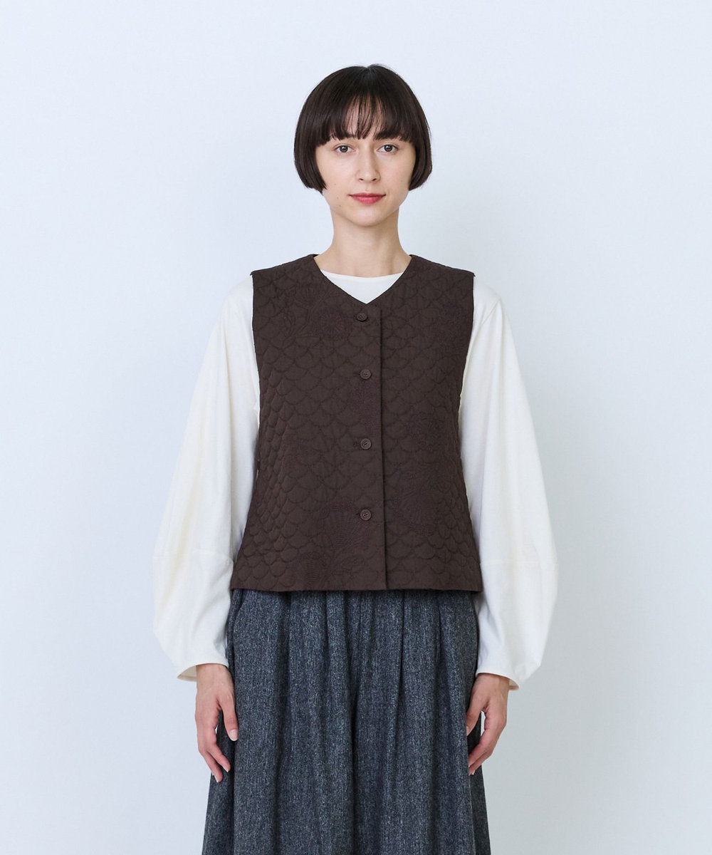 LOISIR コットンリネンキルティング風刺繍ベスト ブラウン