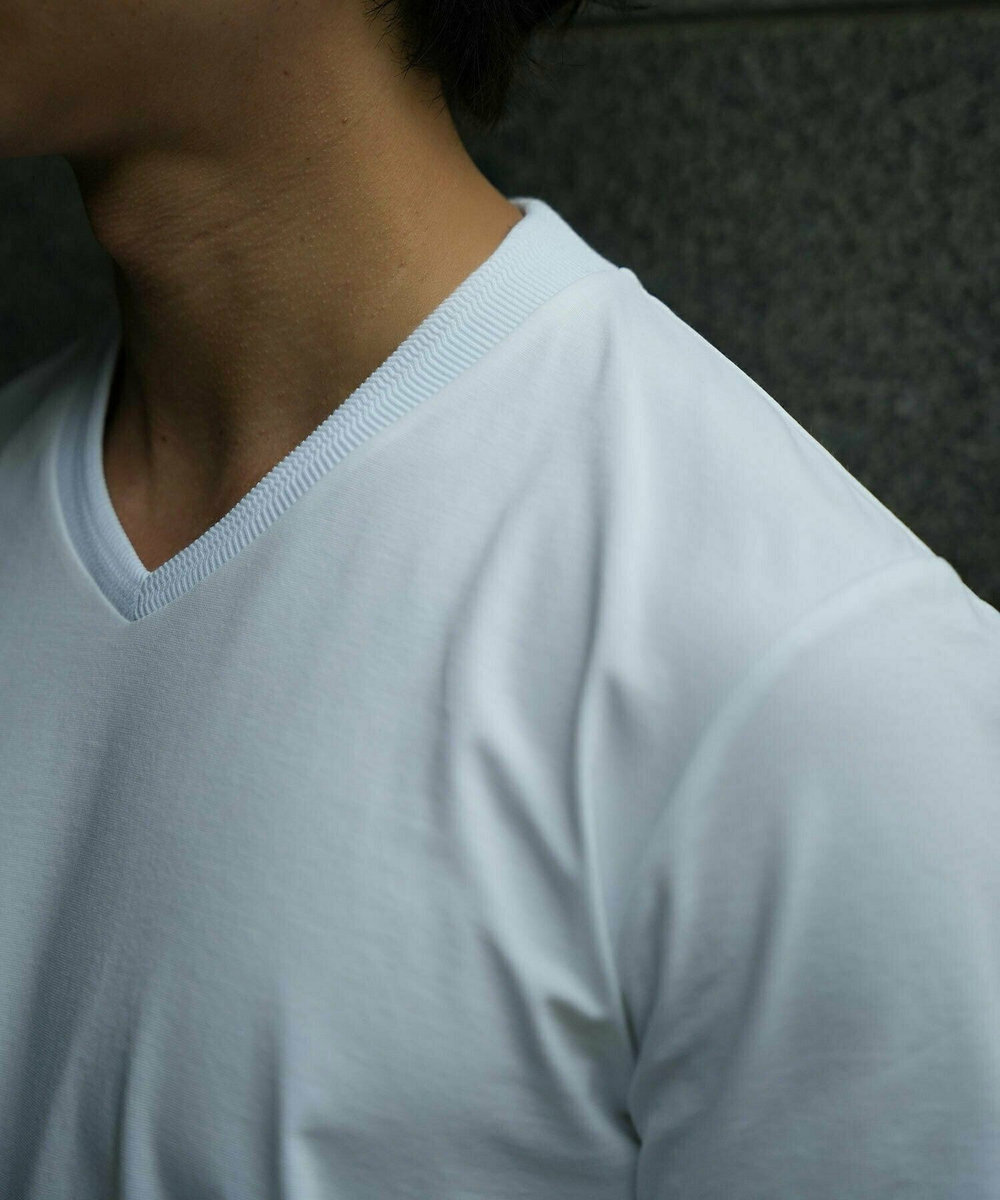 MEN'S BIGI 【ACTIVE TAILOR/アクティブテイラー】シルケットスムースVネックTシャツ＜接触冷感 / UVカット＞ ホワイト