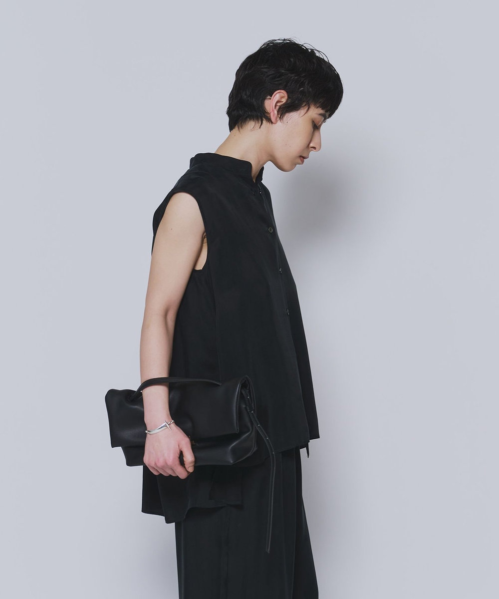 1er Arrondissement キュプラフィブリルノースリーブシャツ ブラック