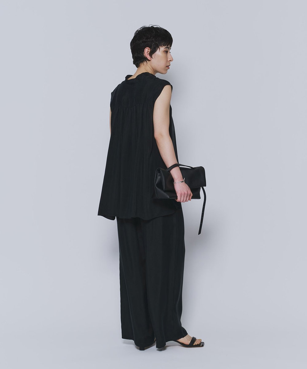 1er Arrondissement キュプラフィブリルノースリーブシャツ ブラック