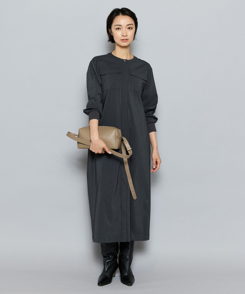 L'EQUIPE LAURA DI MAGGIO ボックスショルダーバッグ グレイッシュベージュ