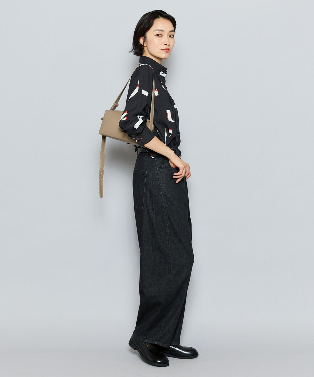 L'EQUIPE LAURA DI MAGGIO ボックスショルダーバッグ グレイッシュベージュ