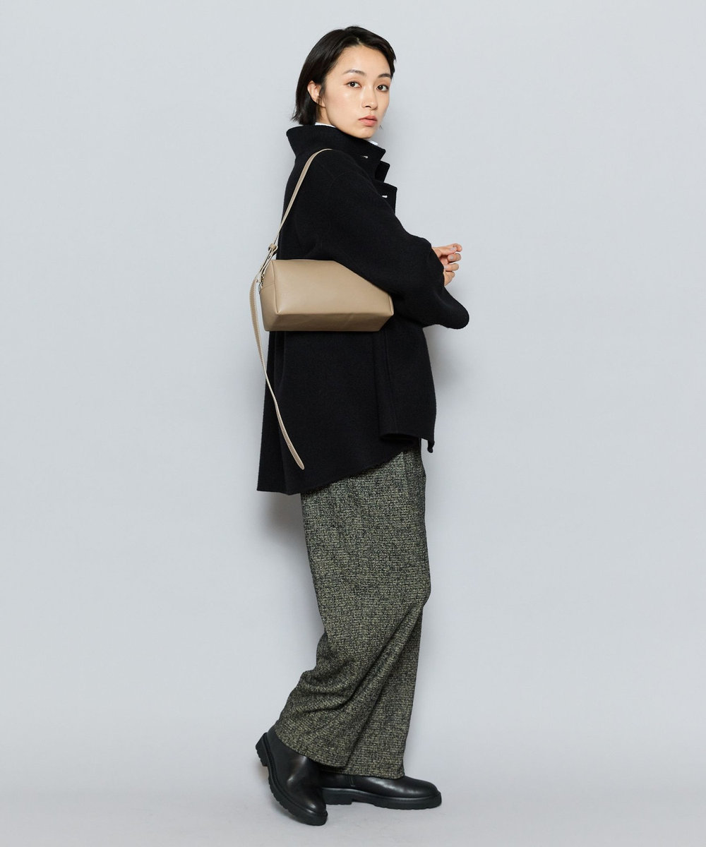 L'EQUIPE LAURA DI MAGGIO ボックスショルダーバッグ グレイッシュベージュ