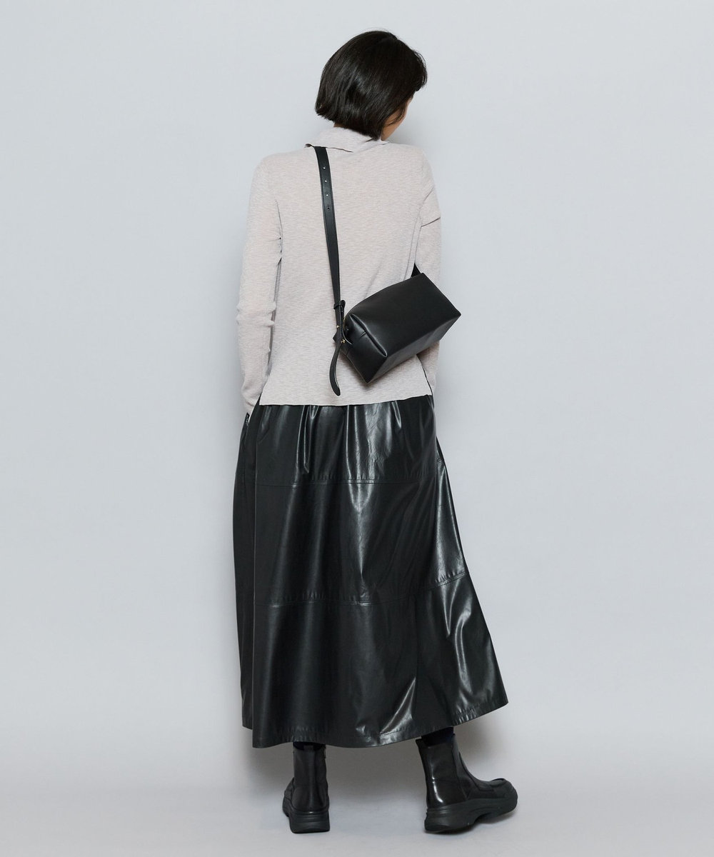 L'EQUIPE LAURA DI MAGGIO ボックスショルダーバッグ ブラック