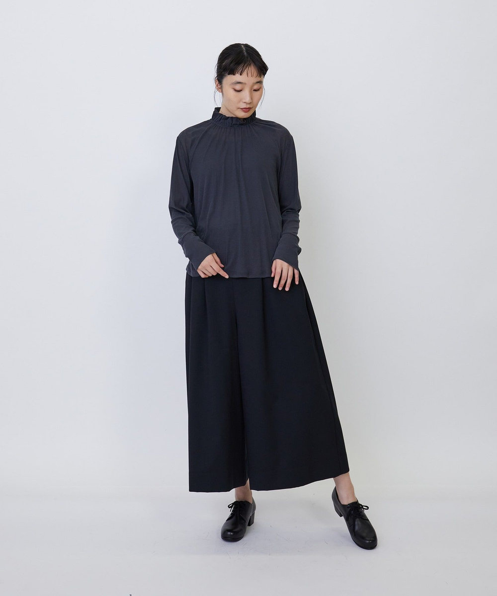 LOISIR ガーゼフライスフリルネックプルオーバー チャコールグレー