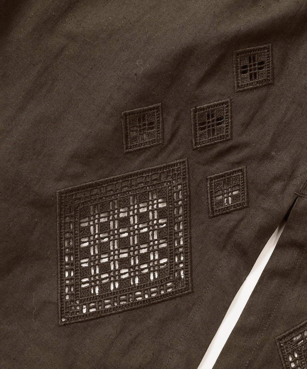 LOISIR コットンリネンクロス刺繍入りセーラーカラーブラウス カーキ