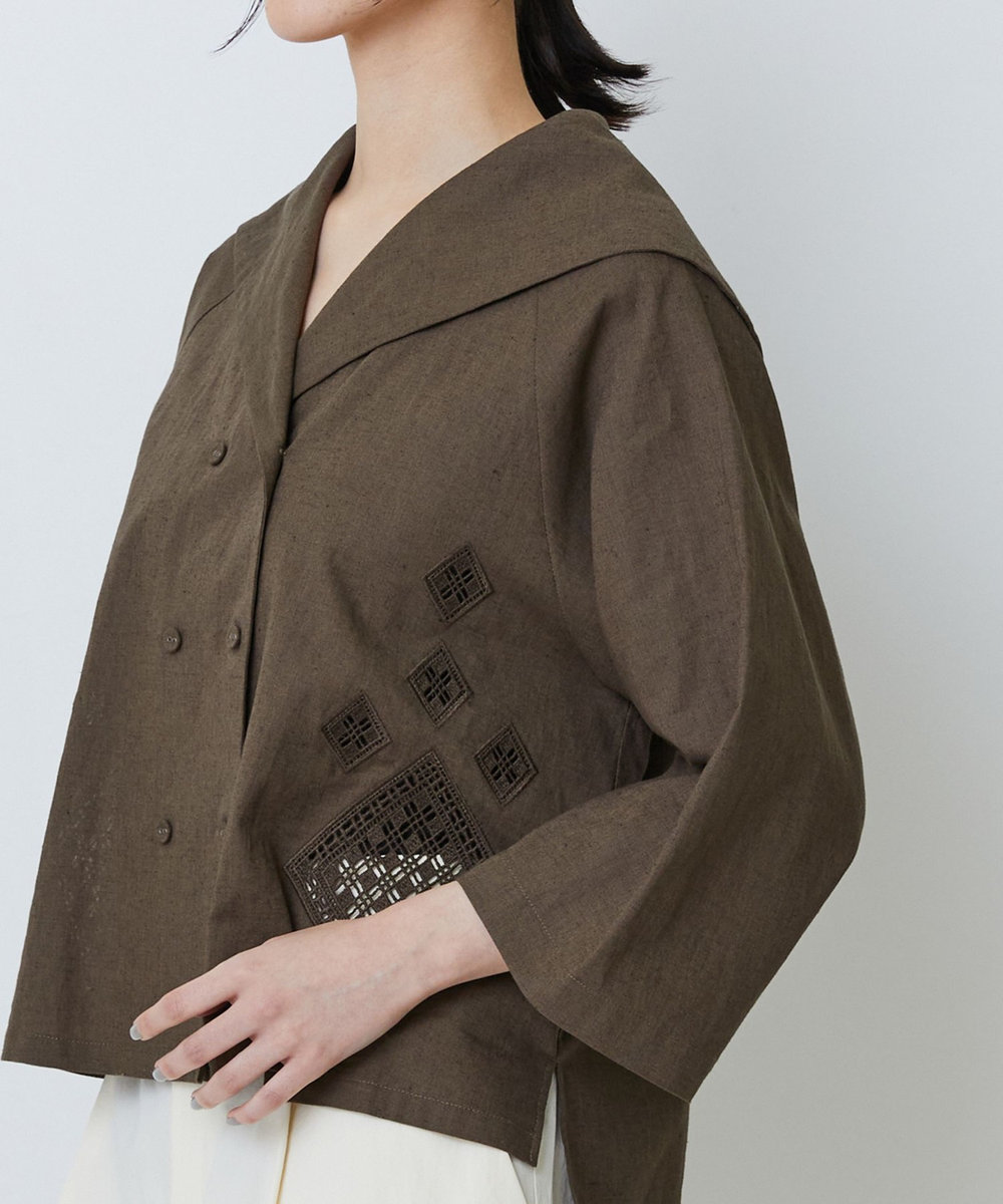 LOISIR コットンリネンクロス刺繍入りセーラーカラーブラウス カーキ