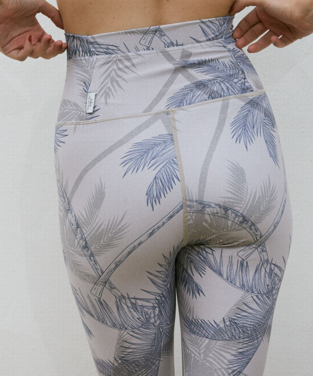 Julier palm treeプリントスーパーハイレギンス/UVカット・吸汗速乾・ホットヨガ対応・水着・水陸両用 ベージュ